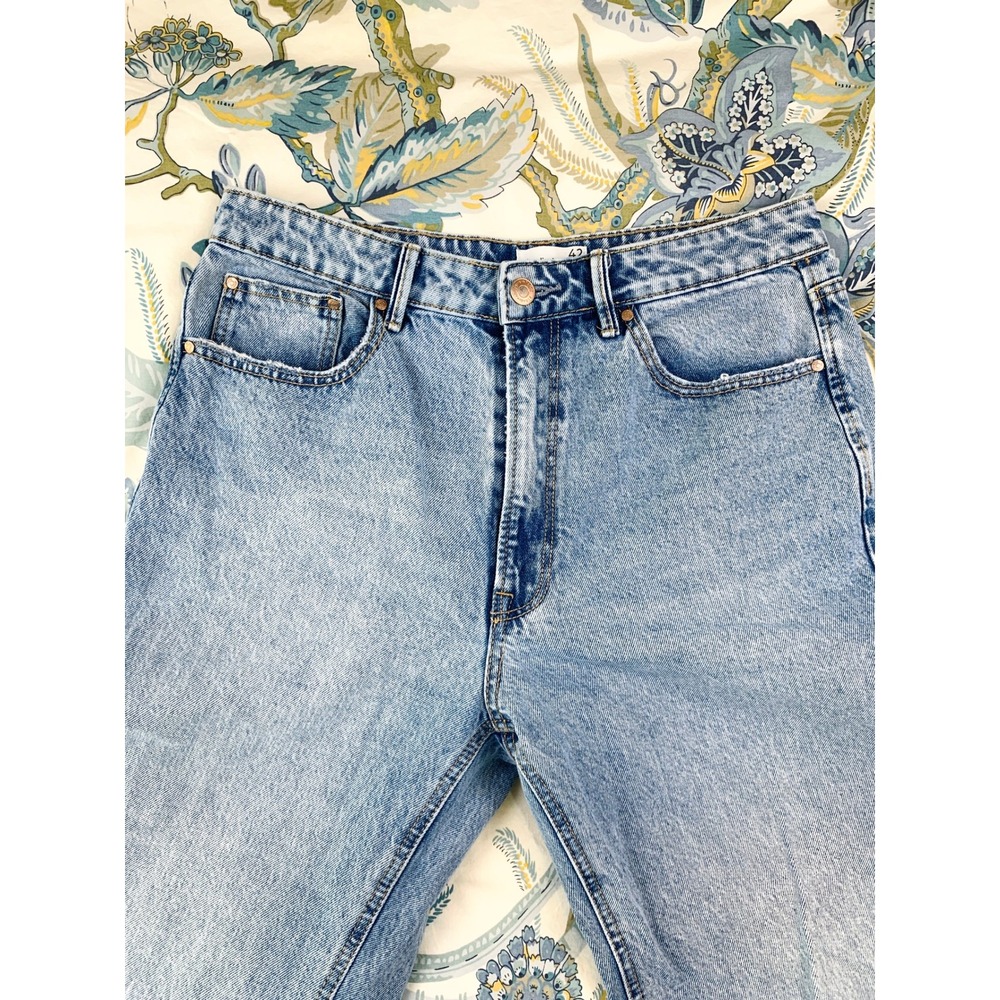 Stradivarius High Waisted Wide Leg Jeans Light Blue Wash Size 10 EUR 42 Baggy - Picture 4 of 16
